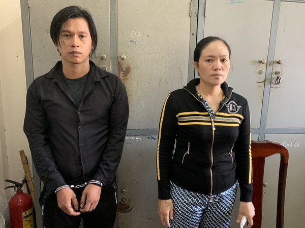 Bến Tre: Bắt giữ hai đối tượng trộm gần 8,5kg trang sức bằng bạc ảnh 1