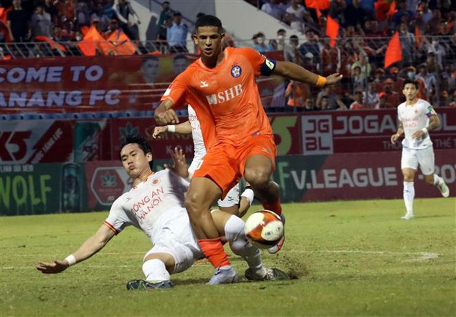 V-League 2023: Bét bảng SHB Đà Nẵng thắng đội đầu bảng Công An Hà Nội ảnh 1