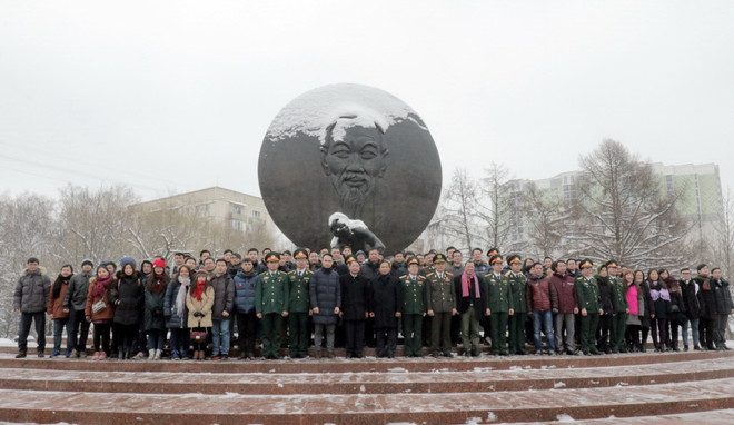 Tổ chức mít tinh kỷ niệm 88 năm ngày thành lập Đảng tại Moskva ảnh 2