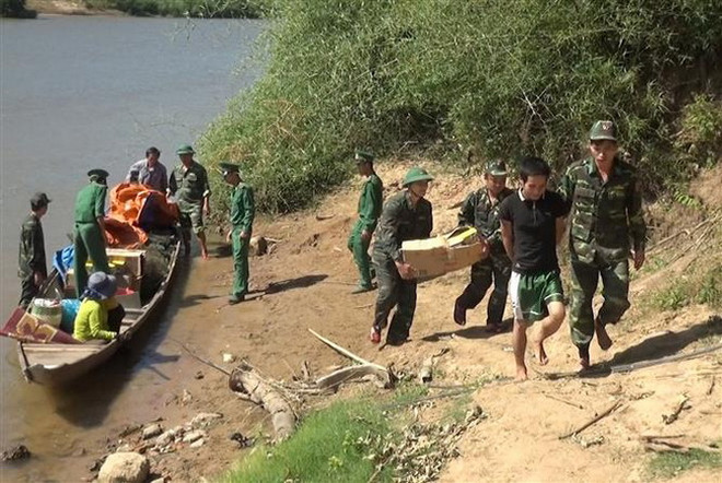 Bộ đội biên phòng bắt giữ vụ vận chuyển trái phép 120kg pháo hoa ảnh 1