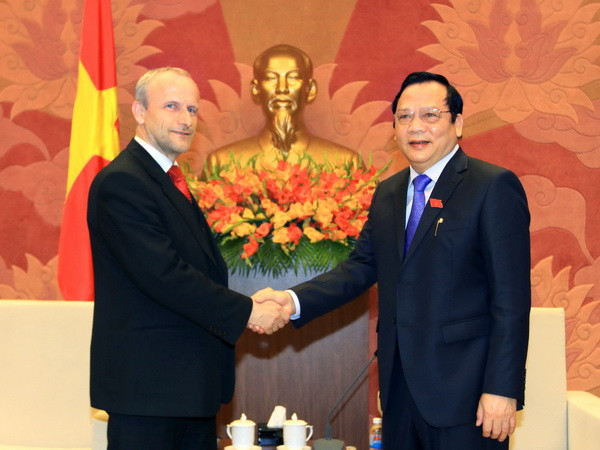 Việt Nam luôn coi trọng phát triển hợp tác nhiều mặt với Séc ảnh 1