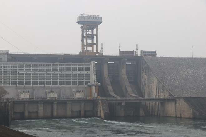 Thiếu nước nghiêm trọng, thủy điện Thác Bà có nguy cơ "tê liệt" ảnh 1