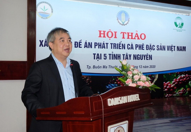 Tiến sỹ Nguyễn Quang Dũng, Viện trưởng Viện Quy hoạch và Thiết kế nông nghiệp phát biểu khai mạc hội thảo. (Ảnh: Hoài Thu/TTXVN) Phát triển càphê đặc sản của Việt Nam là hướng đi phù hợp ảnh 1