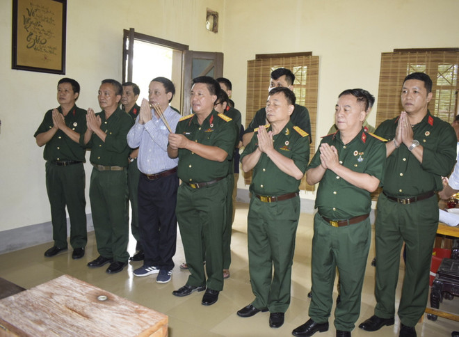 Hội Cựu chiến binh TTXVN thăm chiến trường Điện Biên Phủ ảnh 1