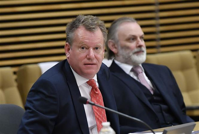 Trưởng đoàn đàm phán Brexit của Anh David Frost (trái) trong cuộc đàm phán về thỏa thuận hậu Brexit với đại diện Liên minh châu Âu ở Brussels, Bỉ ngày 29/6. (Ảnh: AFP/TTXVN) Anh-EU có thể đạt thỏa thuận về quan hệ song phương trong tháng 9 ảnh 1