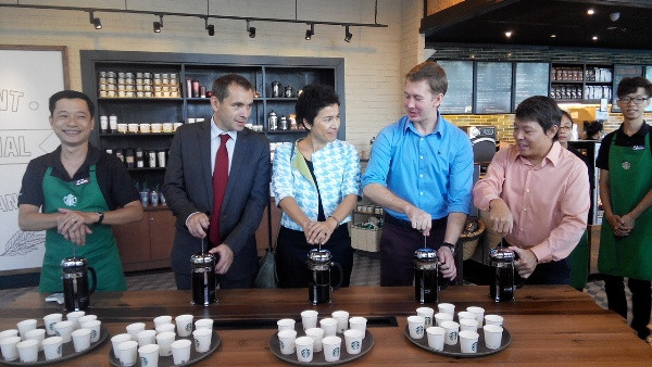 Thêm không gian trải nghiệm càphê Starbucks cho người Hà Nội ảnh 2