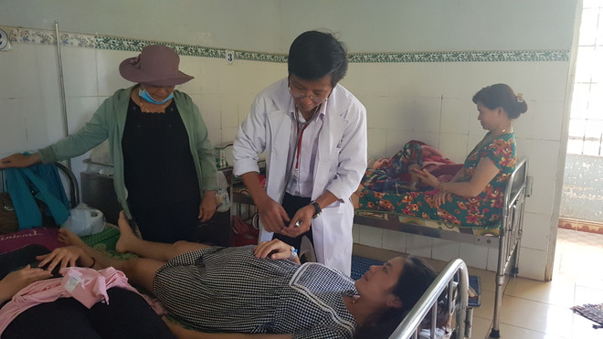 Bình Phước: Hơn 200 người nhập viện sau khi ăn tiệc cưới ảnh 1