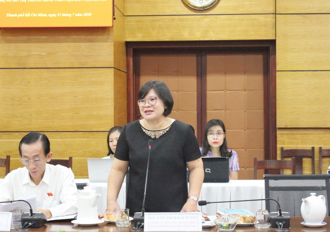 TP.HCM chủ động đổi mới chương trình và sách giáo khoa phổ thông ảnh 1