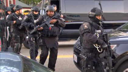 Mỹ: Nổ súng bất ngờ nhằm vào 2 cảnh sát ở thành phố Boston ảnh 1