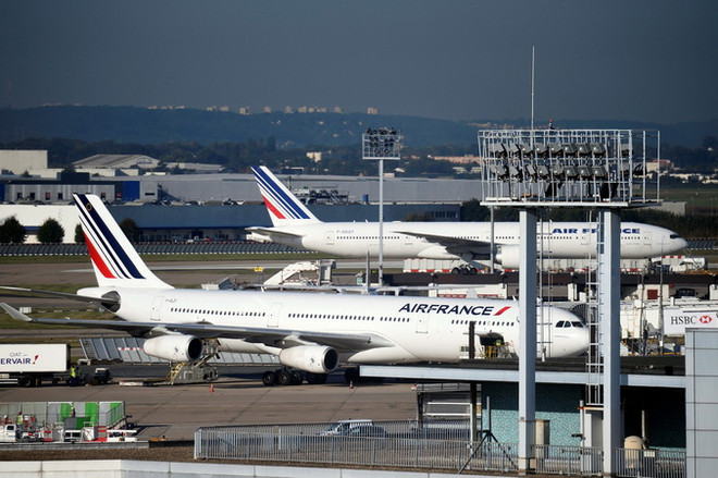 Máy bay A380 của Air France hạ cánh khẩn cấp do lỗi động cơ ảnh 1