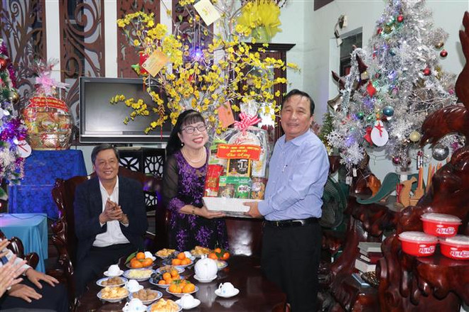 Thăm hỏi, chúc mừng các cơ sở Công giáo và Tin lành tại Cần Thơ ảnh 1