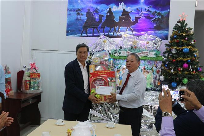 Thăm hỏi, chúc mừng các cơ sở Công giáo và Tin lành tại Cần Thơ ảnh 2