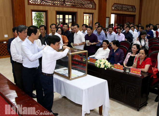 Tỉnh Hà Nam gửi tặng đồng bào miền Trung gần 2 tỷ đồng ảnh 4