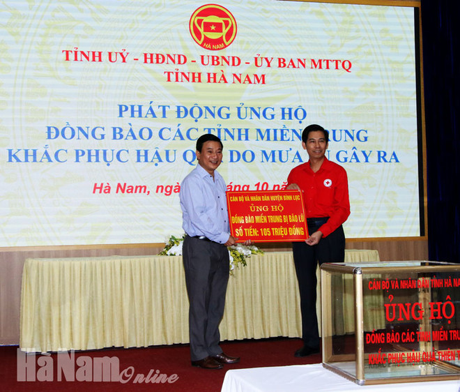 Tỉnh Hà Nam gửi tặng đồng bào miền Trung gần 2 tỷ đồng ảnh 3