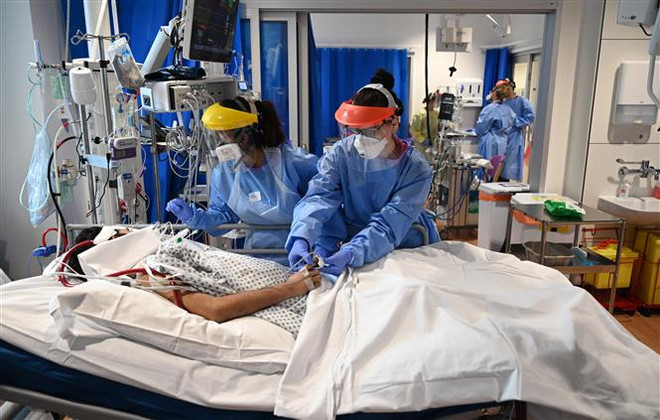 Anh và Pháp ghi nhận số ca nhiễm mới trong ngày ở mức cao nhất ảnh 1