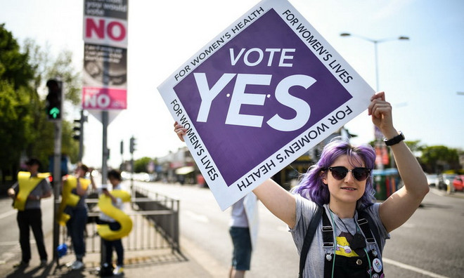 (Nguồn: Getty Images) Đa số người dân Ireland đồng ý hủy bỏ luật cấm phá thai ảnh 1