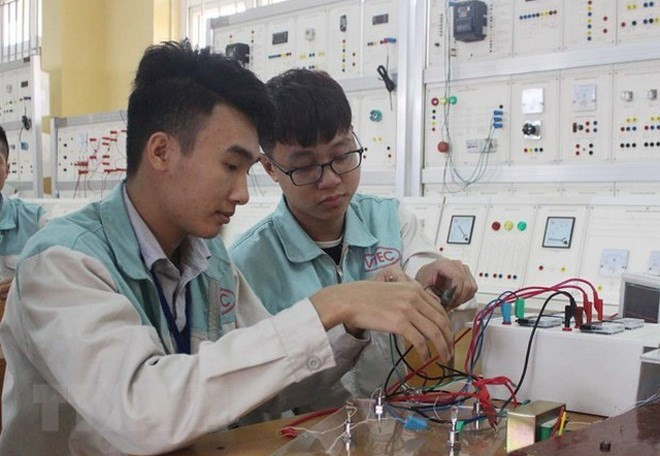 (Ảnh: TTXVN) Các cơ sở giáo dục nghề nghiệp ở phía Nam nỗ lực vượt khó ảnh 2