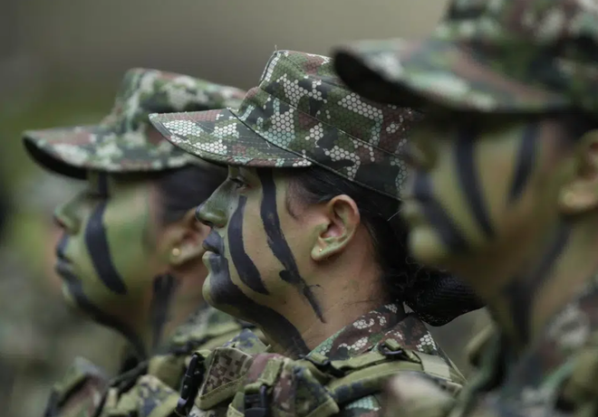 Phụ nữ Colombia lần đầu tiên được nhập ngũ sau 25 năm ảnh 1