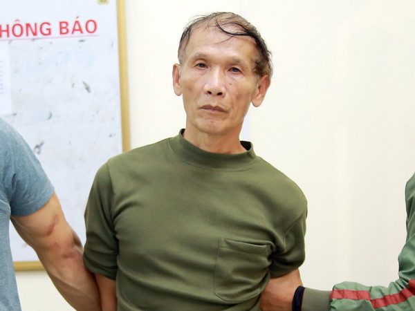 Liên tiếp thay đổi chiến thuật, bắt đối tượng vận chuyển 5 bánh heroin ảnh 1