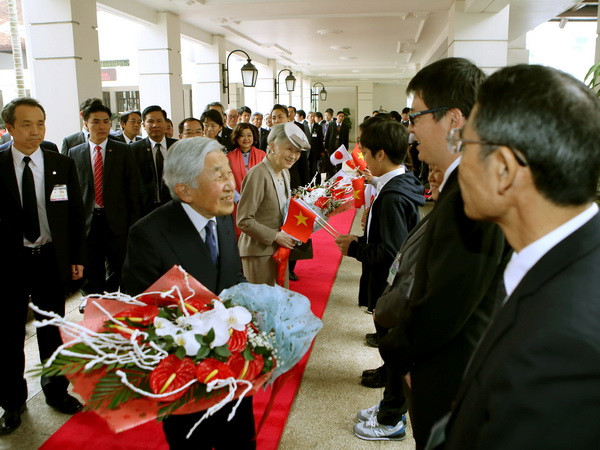 Báo chí Nhật đưa tin về chuyến thăm Việt Nam của Nhà Vua và Hoàng hậu ảnh 1