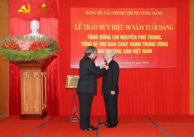 Tổng Bí thư: Cố gắng học và làm theo Bác, xứng đáng là Đảng viên ảnh 2