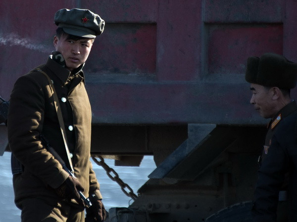 Nhật Bản sẽ không khoan dung với sự "khiêu khích" của Triều Tiên ảnh 1