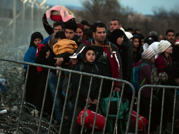 Thủ tướng Áo hối thúc Đức đặt mức trần tiếp nhận người tị nạn ảnh 1