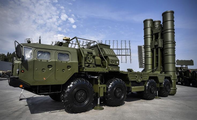 Hệ thống S-400 của Nga được trưng bày tại Kubinka, ngoại ô thủ đô Moskva. (Ảnh: AFP/TTXVN) Tổng thống Thổ Nhĩ Kỳ: Thỏa thuận mua S-400 đã hoàn tất ảnh 1