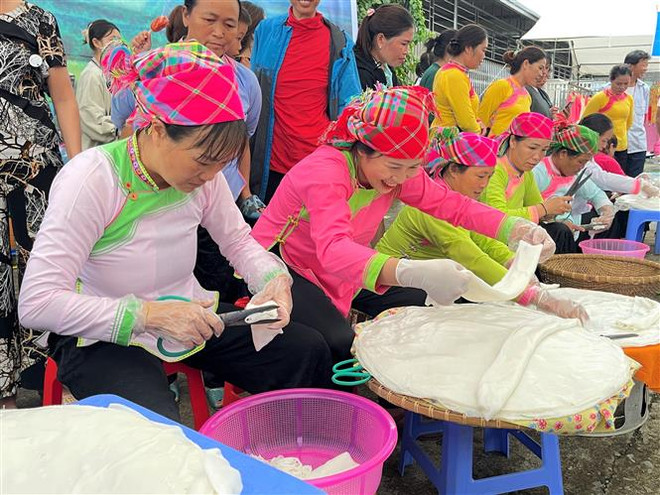 Tích cực bảo tồn lễ hội truyền thống tiêu biểu các dân tộc thiểu số ảnh 1