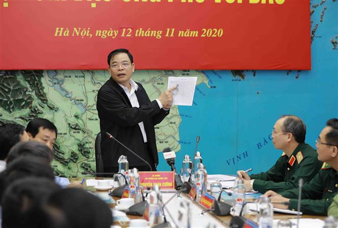 Bão số 13 khó đoán định, khả năng đổ bộ vào Trung Trung Bộ đêm 13/11 ảnh 3