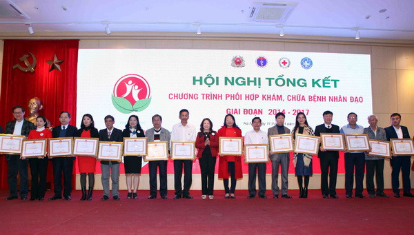 Hơn 6 triệu lượt người nghèo đã được khám, cấp thuốc miễn phí ảnh 1