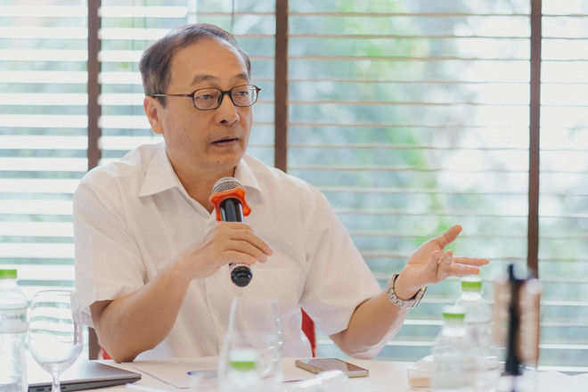 Tiến sỹ Nguyễn Anh Tuấn, nguyên Giám đốc Trung tâm Năng lượng tái tạo, Viện Năng lượng thuộc Bộ Công thương. (Ảnh: Thanh Liêm/TTXVN) ttxvn_dien mat troi.jpg