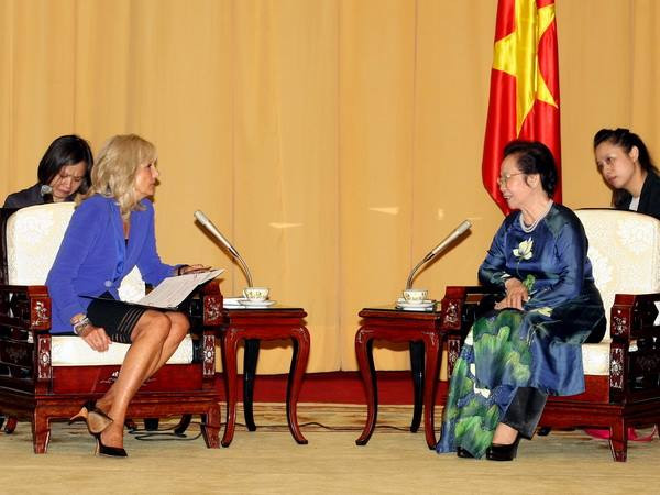 Phó Chủ tịch nước tiếp Phu nhân Phó Tổng thống Hoa Kỳ ảnh 1