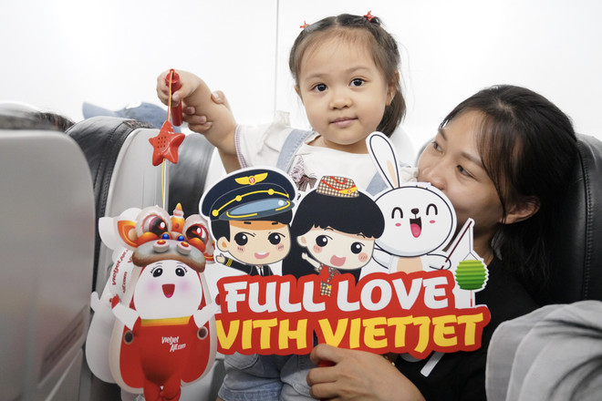Đón Trung Thu với Chị Hằng, Chú Cuội trên các chuyến bay cùng Vietjet ảnh 2