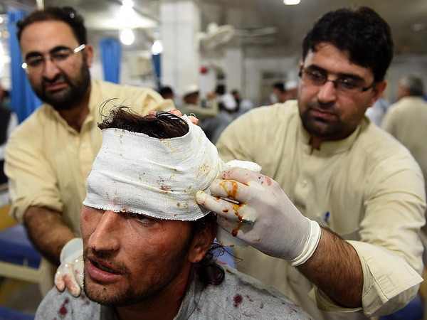 Ít nhất 150 người đã thiệt mạng trong vụ Động đất ở Nam Á ảnh 1