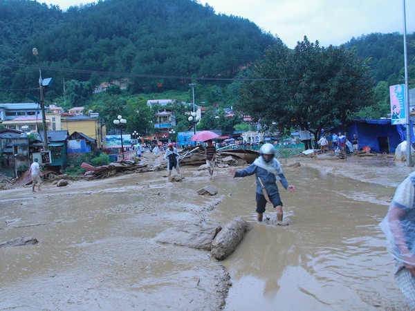 Mưa lũ làm ít nhất 20 chết, mất tích với nhiều thiệt hại nghiêm trọng ảnh 2