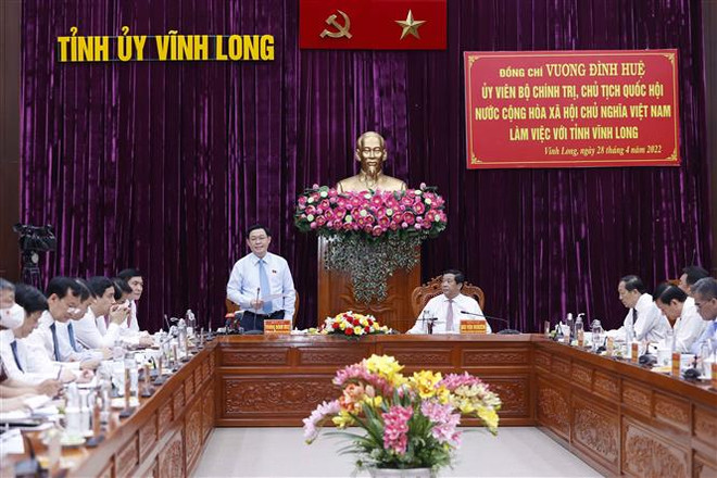 Chủ tịch Quốc hội làm việc với Ban Thường vụ Tỉnh ủy Vĩnh Long ảnh 1