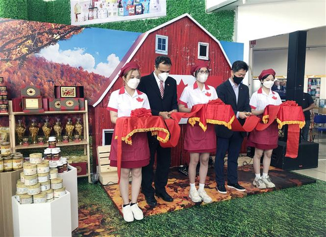 Khai mạc Tuần lễ quảng bá thực phẩm, hàng tiêu dùng cao cấp của Canada ảnh 1