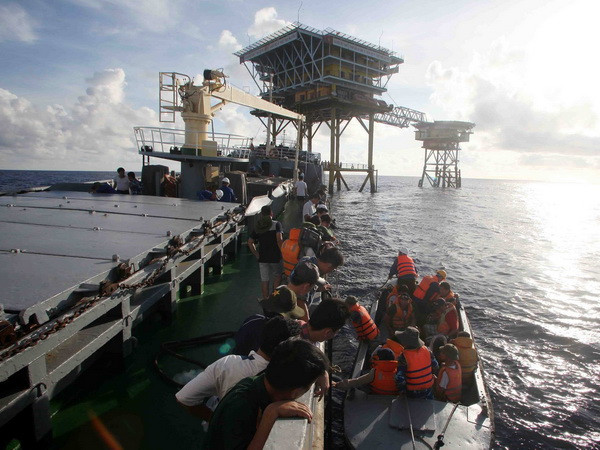 Niềm vui đón Xuân mới của các chiến sỹ trên Nhà giàn DK1 ảnh 1