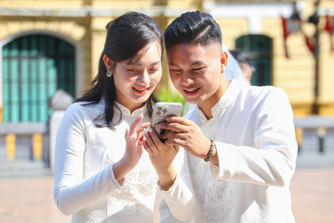 Chiêm ngưỡng vẻ đẹp của phụ nữ Thủ đô trong Tuần lễ Áo dài ảnh 4