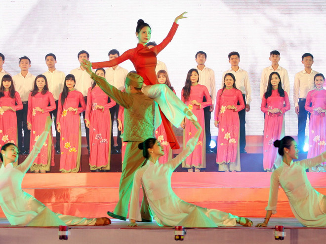 Tuyên truyền kỷ niệm các ngày lễ lớn của đất nước trong năm 2015 ảnh 1