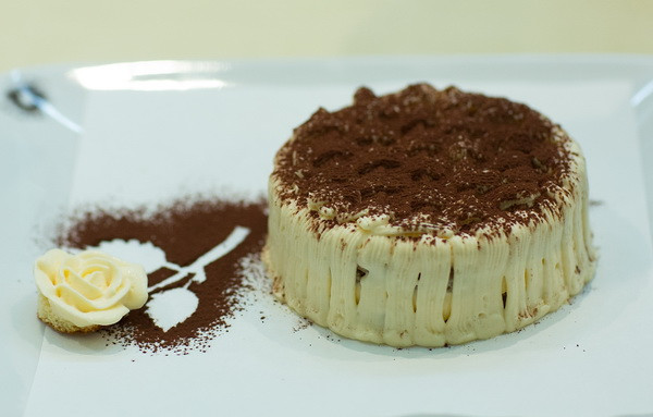 Cup vô địch làm bánh Tiramisu thế giới đầu tiên đã có chủ ảnh 1