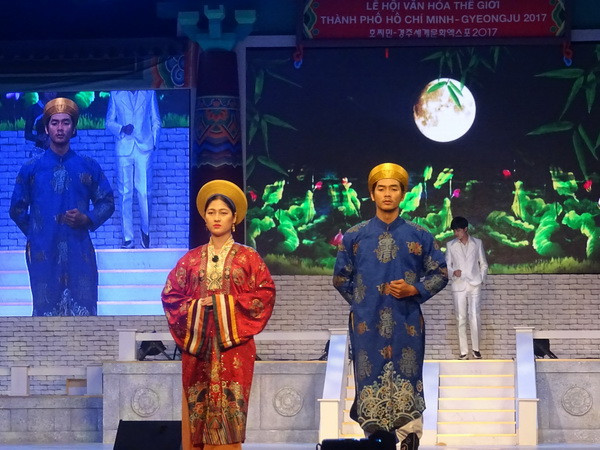 Giao lưu trang phục truyền thống giữa Việt Nam và Hàn Quốc ảnh 1