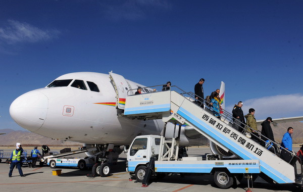 Các hãng hàng không thế giới đắt khách trong năm 2017 ảnh 1