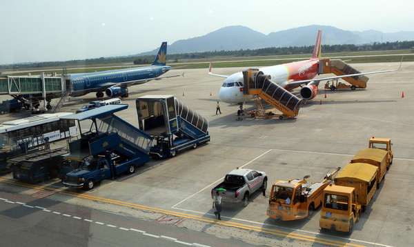 Đề xuất điều chỉnh tăng giá một số dịch vụ hàng không ảnh 1