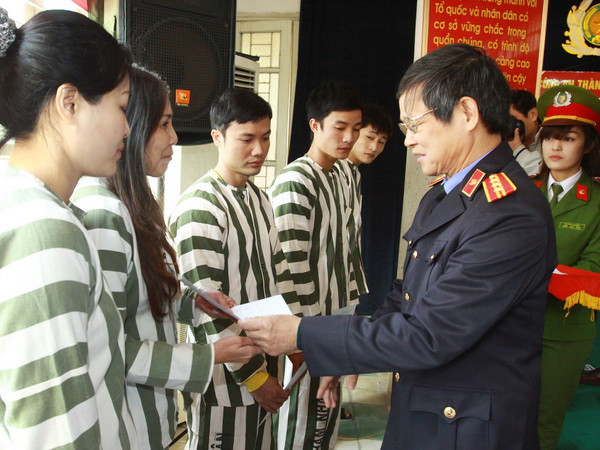 Hơn 440 phạm nhân tại Phú Yên được giảm và mãn hạn tù ảnh 1