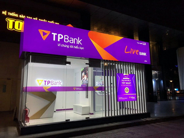 Điểm giao dịch Live Bank của TPBank đang được thử nghiệm tại Hà Nội và TP.HCM. (Nguồn: TPBank) TPBank tăng cường ngân hàng số tại các điểm giao dịch mới ảnh 1