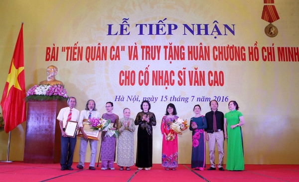 Gia đình cố nhạc sỹ Văn Cao hiến tặng bài hát “Tiến quân ca” ảnh 1