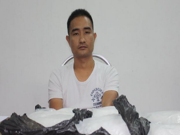 Bắt đối tượng Trung Quốc đem 5kg ma túy đá vào Việt Nam ảnh 1