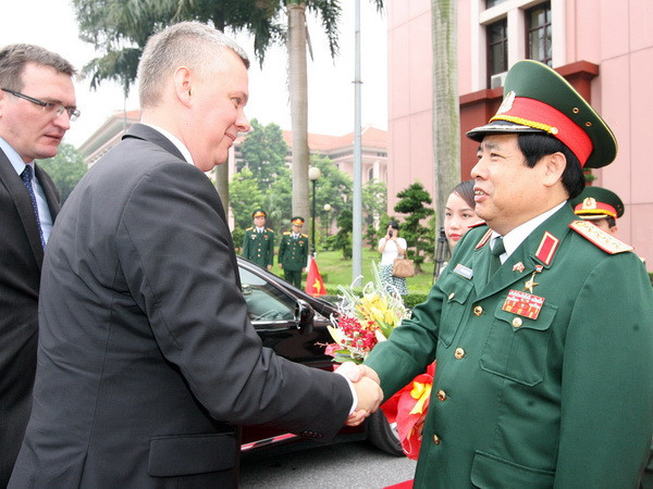 Đoàn cấp cao Bộ Quốc phòng Ba Lan thăm chính thức Việt Nam ảnh 1